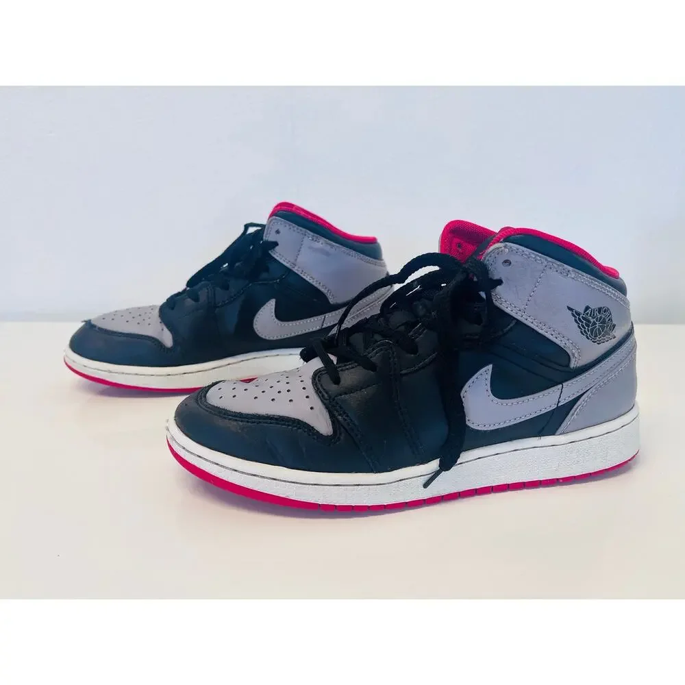 Nike Air Jordan mid size 6Y
